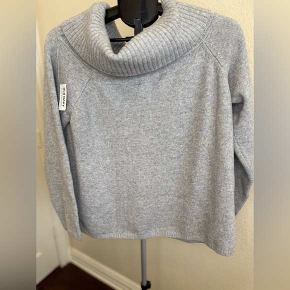 Old Navy Light Gray Cowl Neck Sweater - Picture 3 of 5